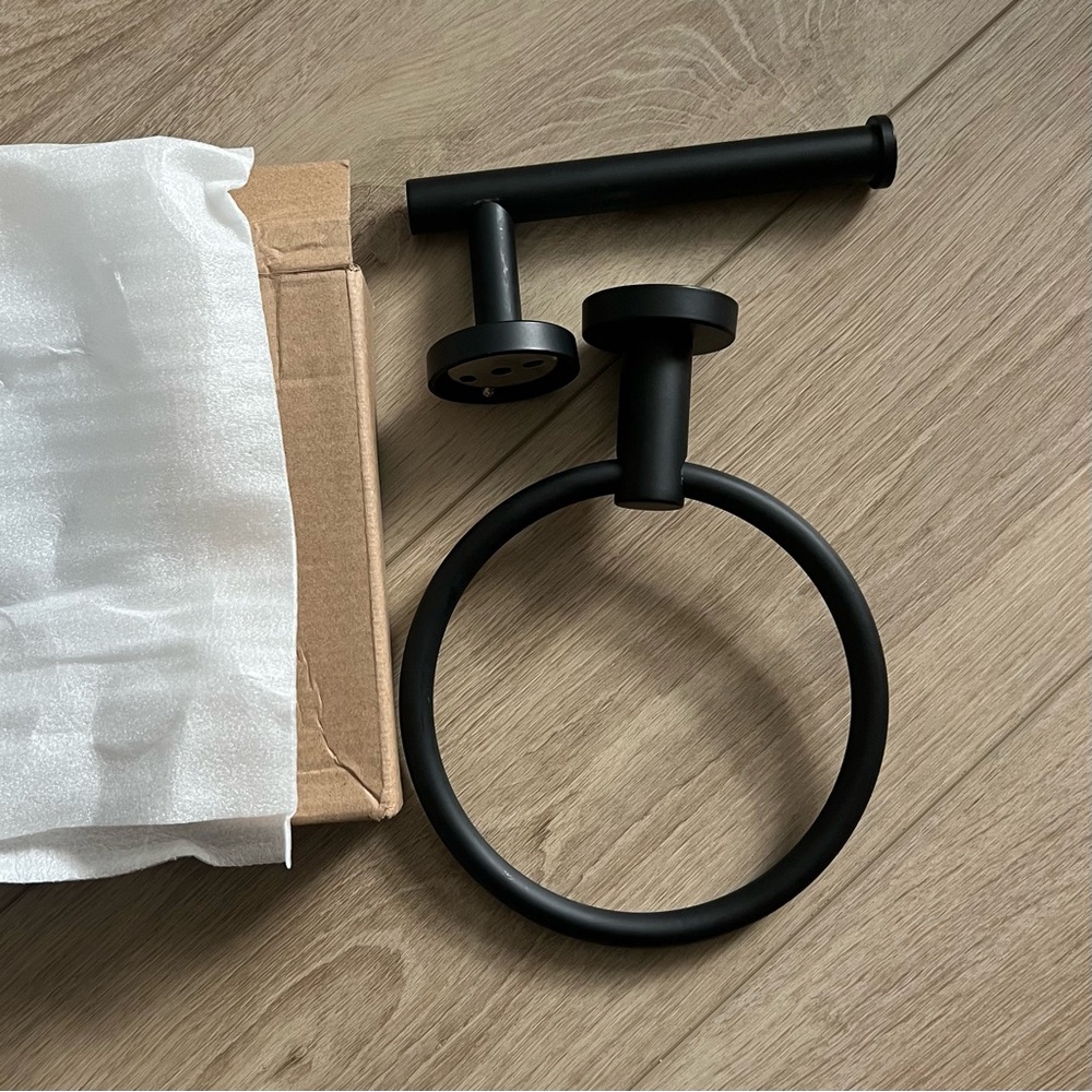 NEW - Bathroom Set